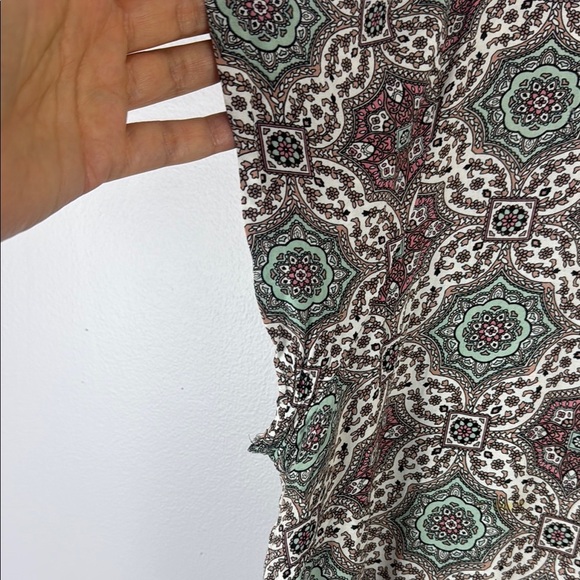 Rose & Rhyme Cream and Brown Patterned Relaxed Cap Sleeve Blouse Size 1X - Picture 6 of 9